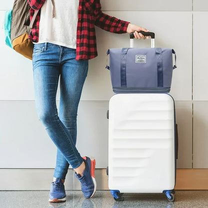 Expandable Travel Bag With Wheels - Random Color