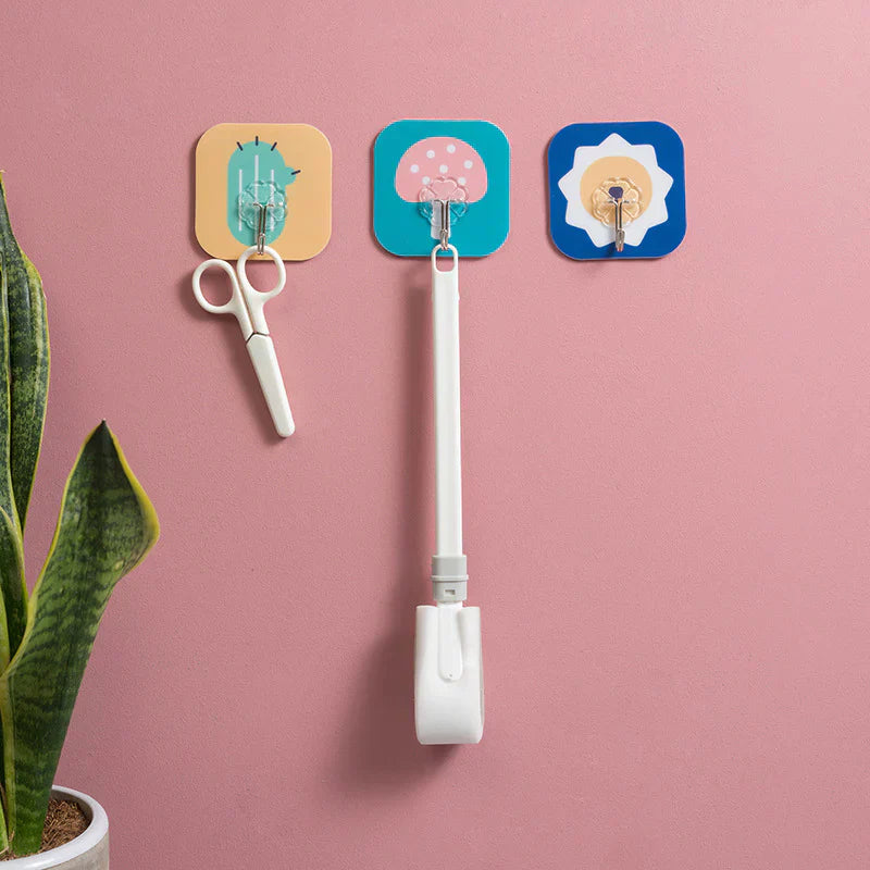 Pack Of 2 - Cute Cartoon Design Wall Sticker Hook (Random Design)