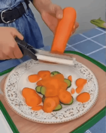 Clever Cutter Scissor & Cutting Board